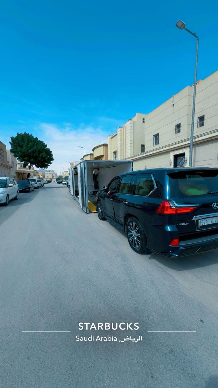 ليكزس LX في الرياض